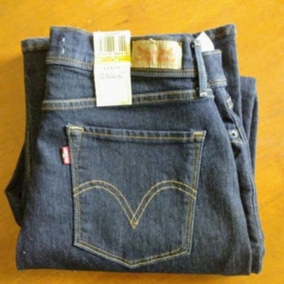 Levis Misses Jeans - Picture 1 of 5